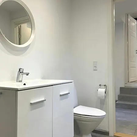 Spacious For 10 Apartmán *