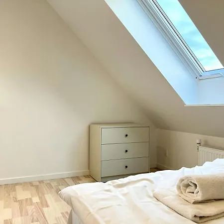 Spacious For 10 Apartmán
